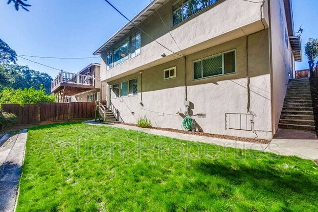 Building Photo - 2329 Trenton Dr