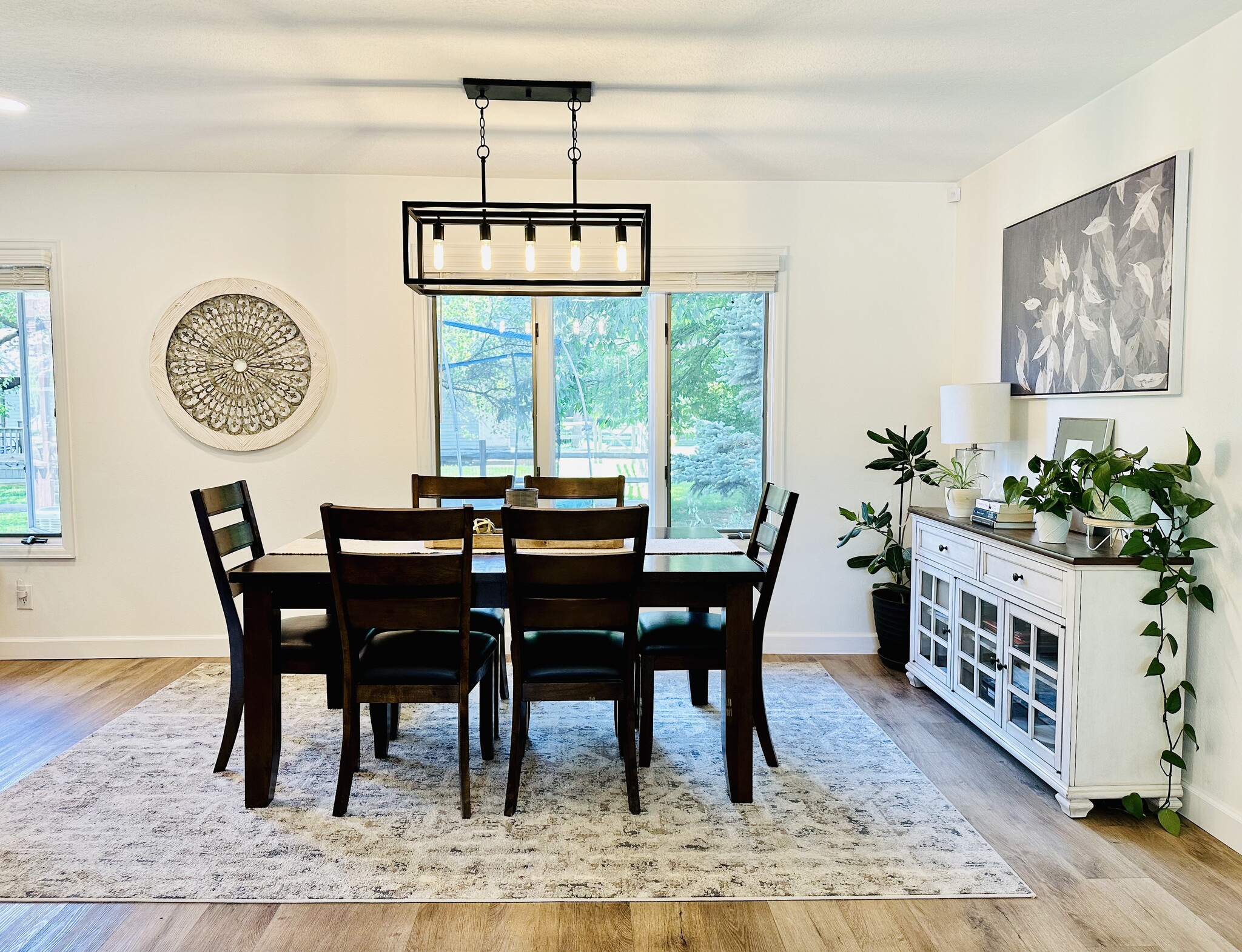 Dining Room - 8 Applewood Ct W