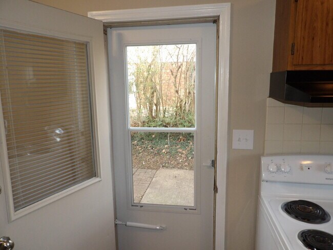 Building Photo - 115 Potomac Ct