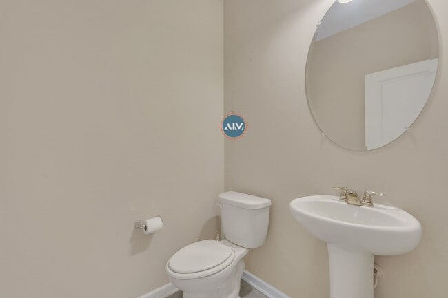 Building Photo - Beautiful Home in Seagrass Station