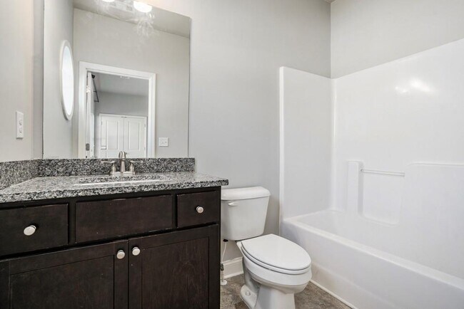 Building Photo - 612 Luckett Ct