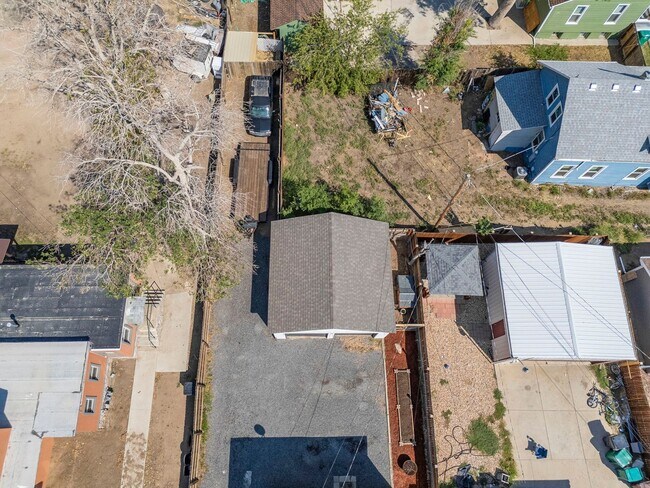 Building Photo - 1309 7th St