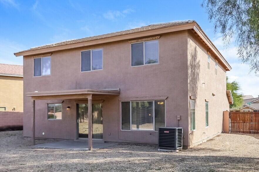 Building Photo - 1304 S 159th Ave
