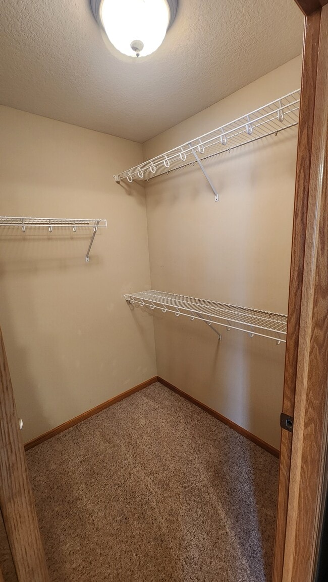 Building Photo - 1208 SE Birch Ln