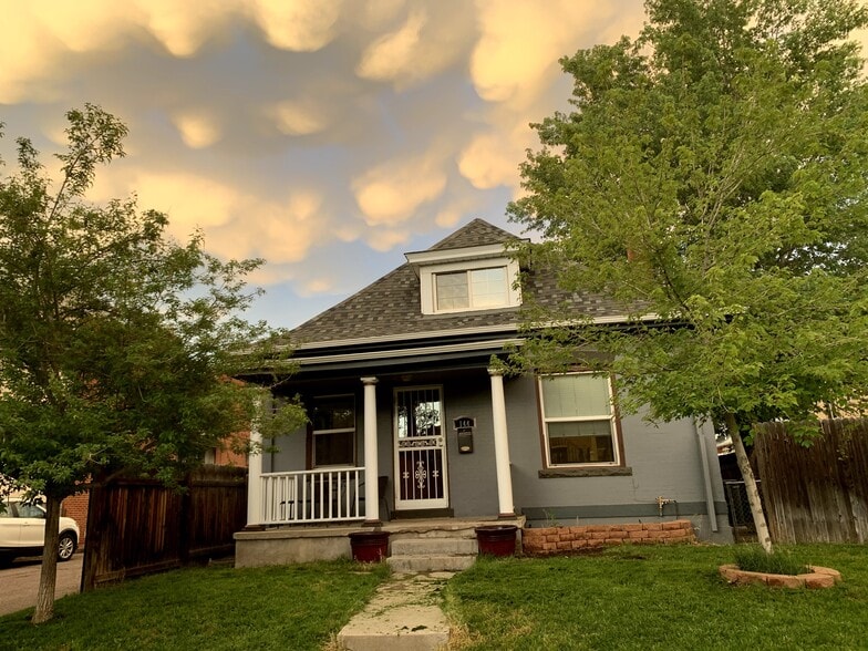 Primary Photo - 144 S Emerson St