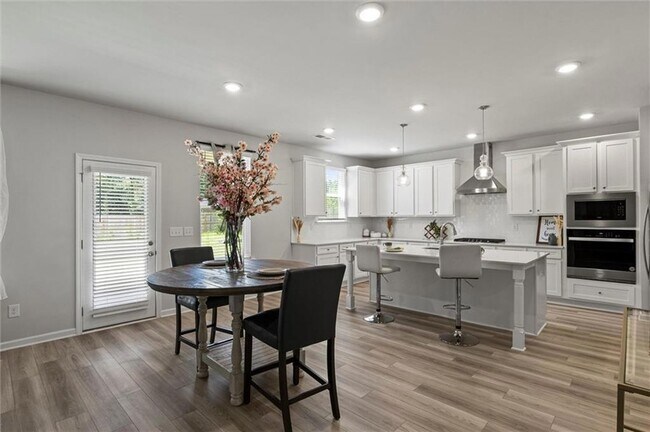 Building Photo - 213 Chiswick Lp