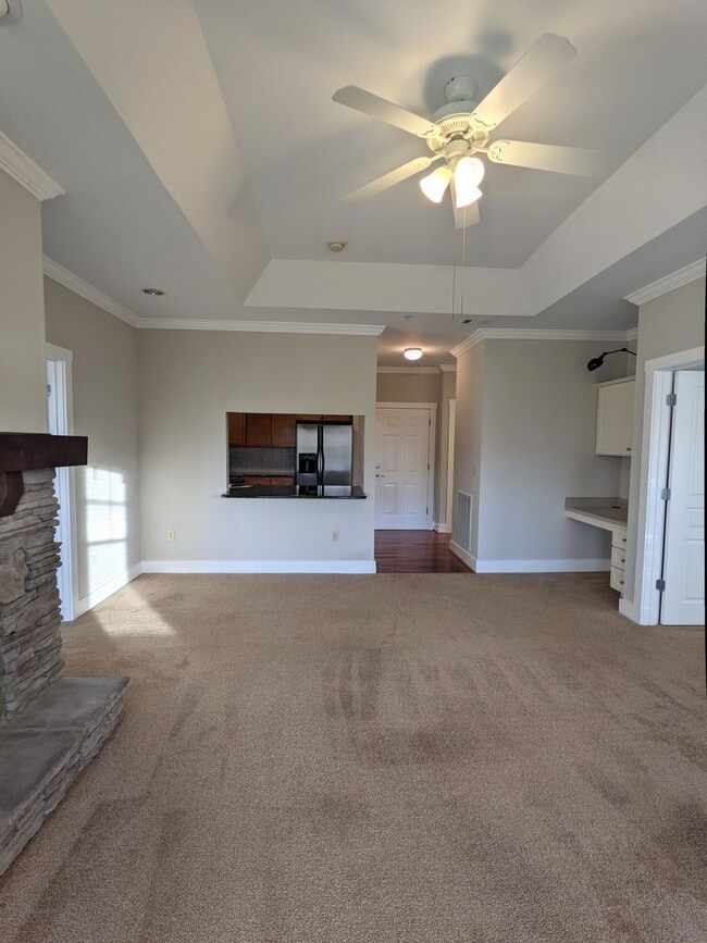 Building Photo - Beautiful Asheville Condo-Located in The Beaucatcher House!