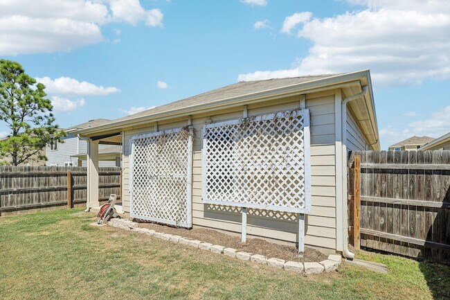 Building Photo - 191 Light Timber Rd