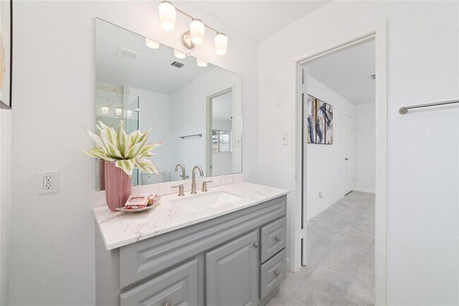 Building Photo - 12018 Troulon Dr