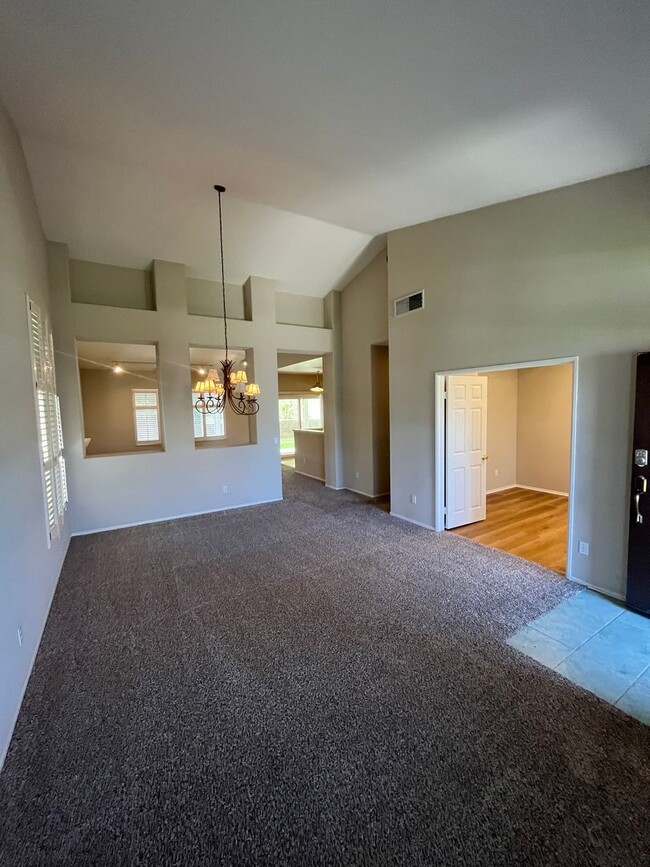 Building Photo - Beautiful Single-Story Corona Home-1556 Ir...