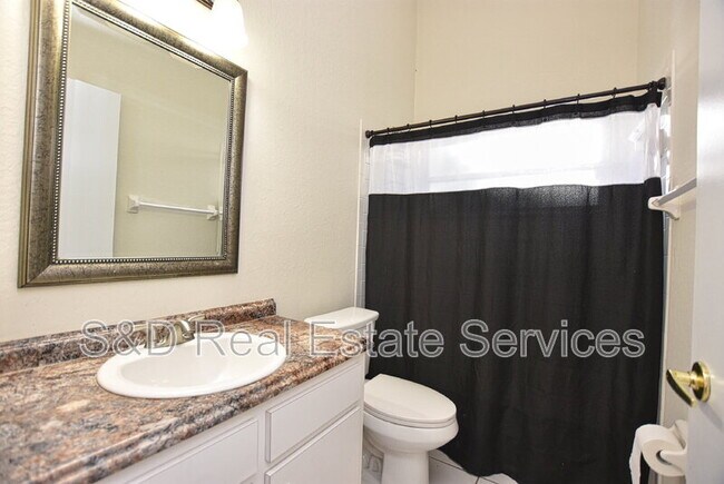Building Photo - 1072 Meadowood Pointe Rd