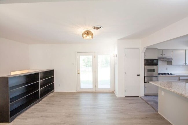 Building Photo - 3503 Loganwood Dr