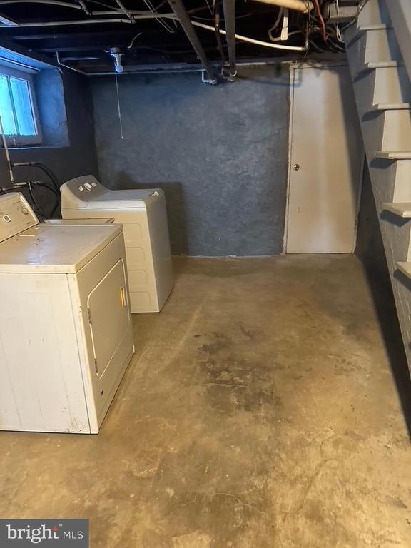 Building Photo - 5608 N Mascher St