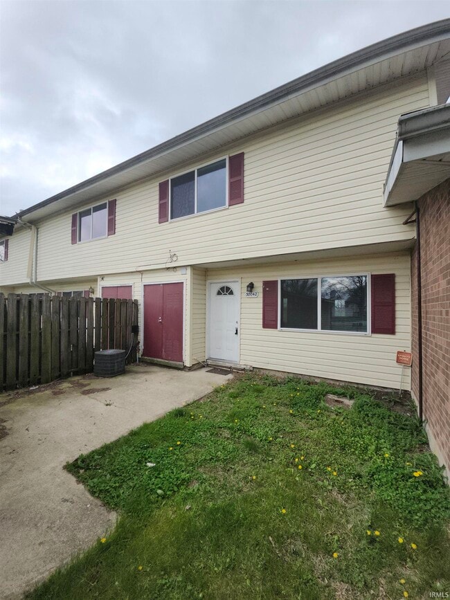 Building Photo - 38042 Dow Ct