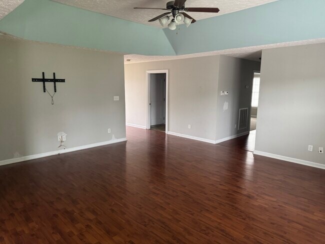 Building Photo - 348 White Dogwood Cir
