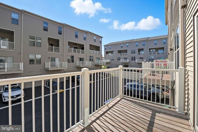 Building Photo - 707 Thomas Ln