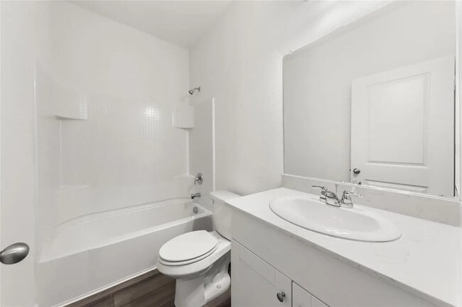 Building Photo - 1828 Sandlin Dr