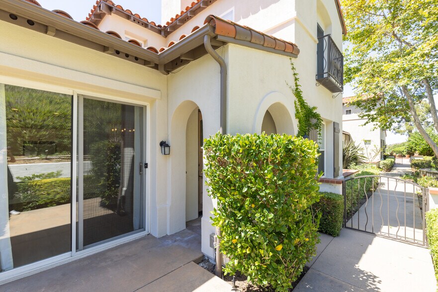 Building Photo - 14 Celano Ct