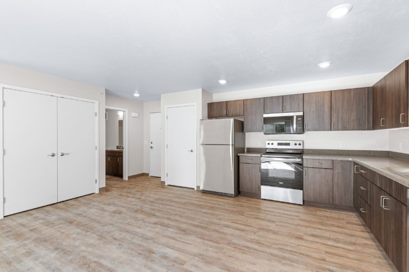 Building Photo - 352 Deschane Ave