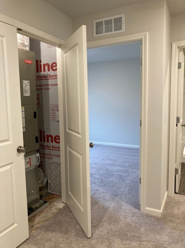 Building Photo - ** Apply TODAY ** Possibly Have Keys in Hand TOMORROW **