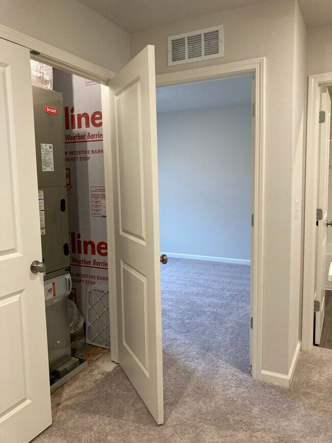 Building Photo - New & Improved Price!