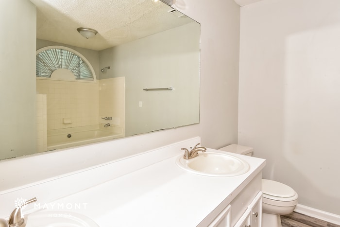 Building Photo - 104 Huntwood Trail