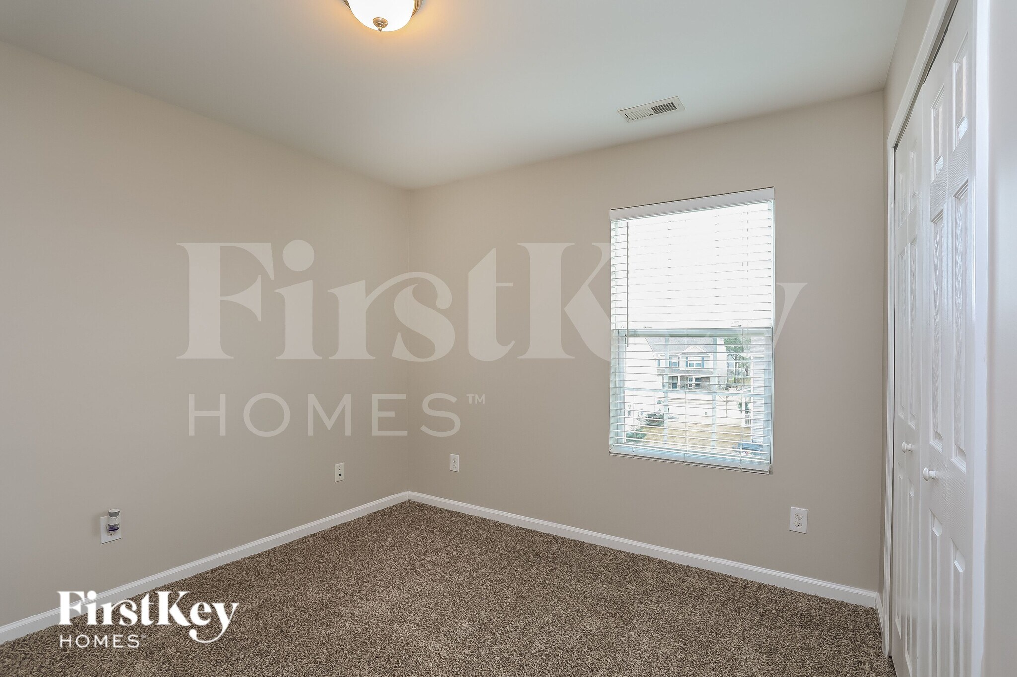 Building Photo - 5921 Sandpiper Farm Ln