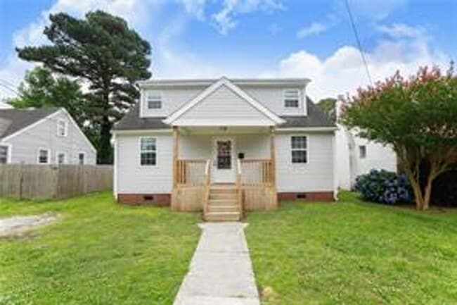 Building Photo - Renovated 3 bed, 1.5 bath Single-Family