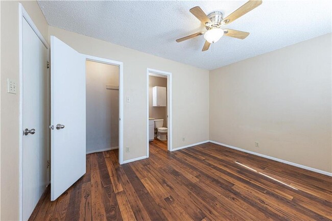 Building Photo - 2604 S Bagdad Rd