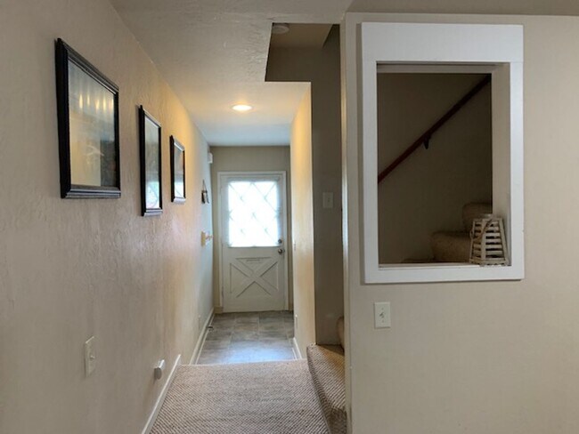 Building Photo - 8th Street (207)