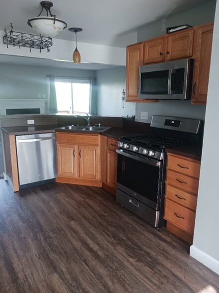 Building Photo - 123 Bradford St