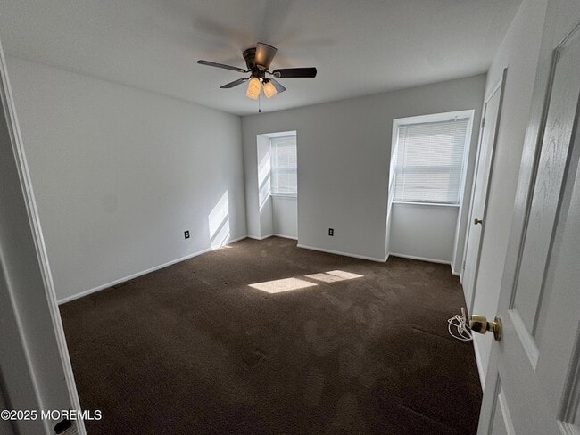 Building Photo - 156 Primrose Ln