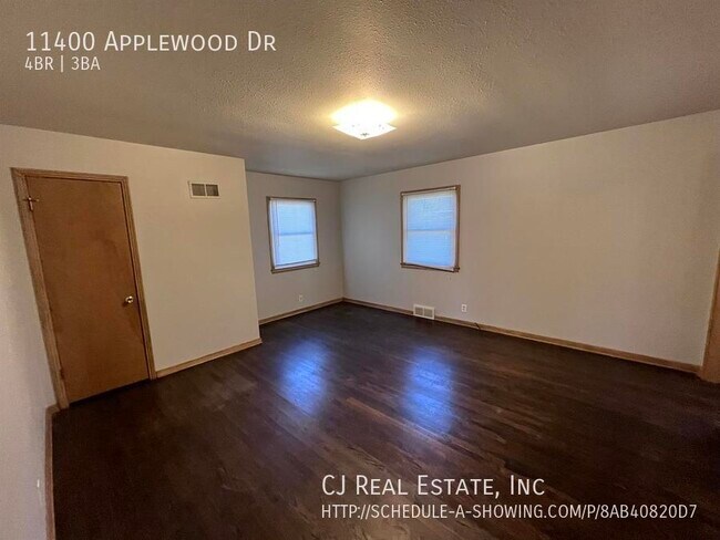 Building Photo - 11400 Applewood Dr