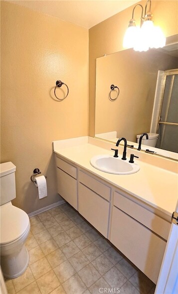 Building Photo - 1400 Post Rd