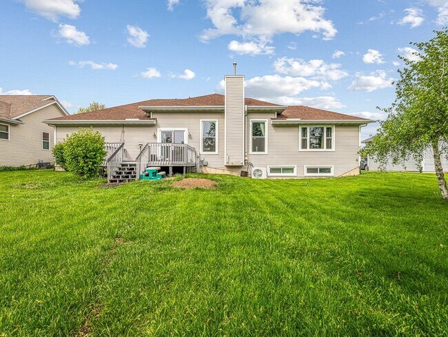 Building Photo - 251 Ashbourne Dr