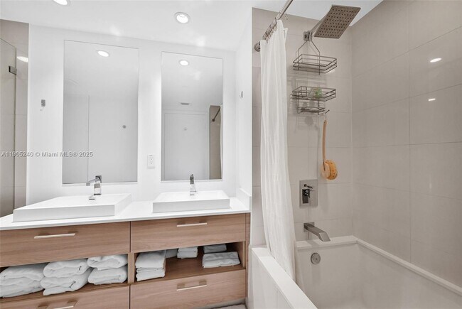 Building Photo - 1300 S Miami Ave