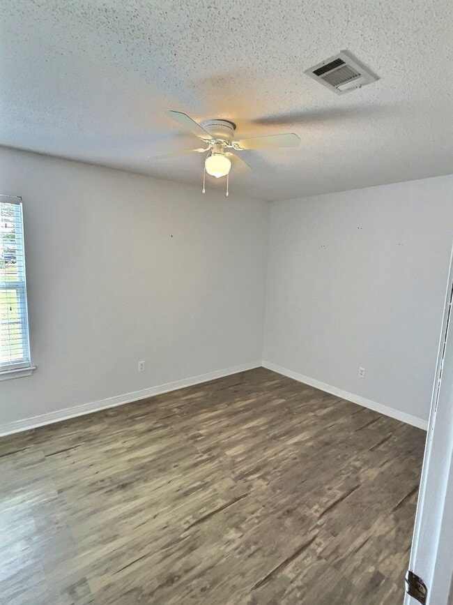 Building Photo - 2 Bedroom 2 Bathroom home in Biloxi, MS!