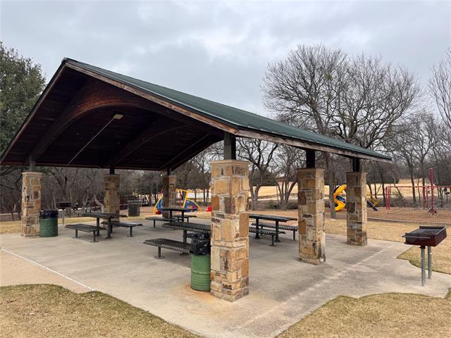 Building Photo - 2050 Ashbourne Dr