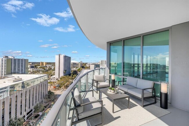 Building Photo - 400 Central Ave