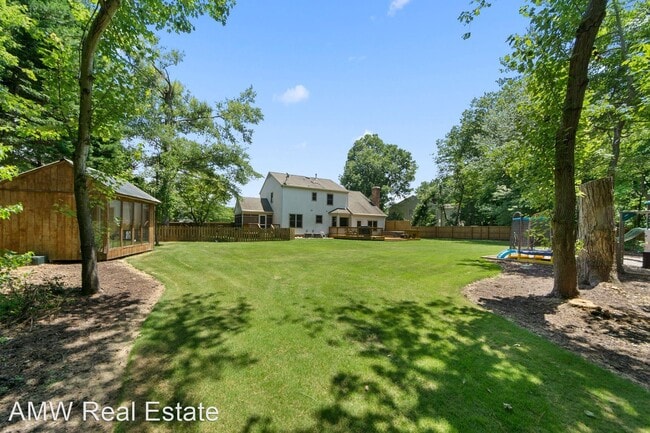 Building Photo - 4 br, 2.5 bath House - 112 Allen Harris