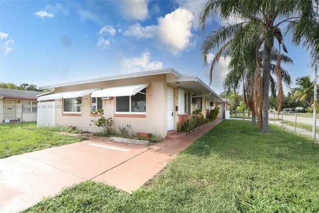 Building Photo - 1504 N 24th Ave