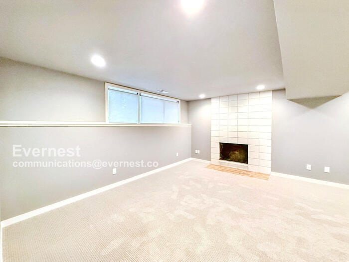 Building Photo - 13787 NE 77th Pl