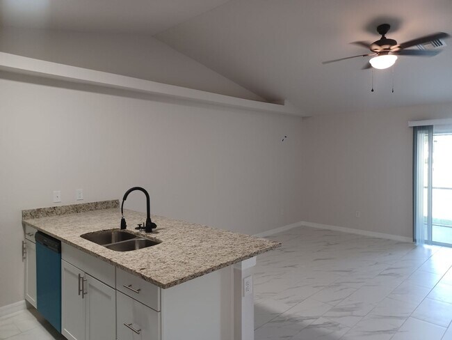 Building Photo - BREAND NEW CONSTRUCTION 3 BR / 2 BA WITH S...