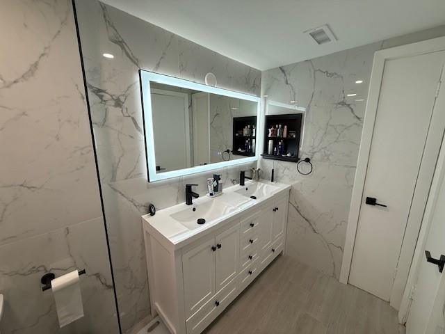 Building Photo - 3522 NE 166th St