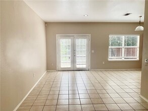 Building Photo - 1121 Terry Dr