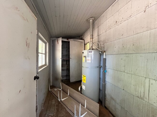 Building Photo - Serene 2 Bed, 1 Bath Home