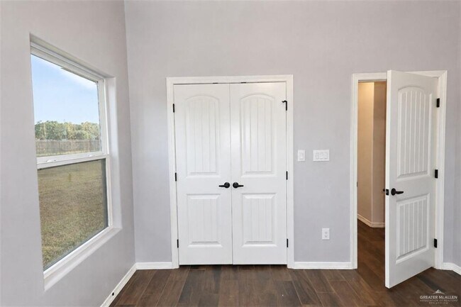 Building Photo - 5305 Ginko Dr