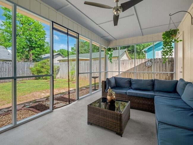 Building Photo - 1572 Cinnamon Bear Cir