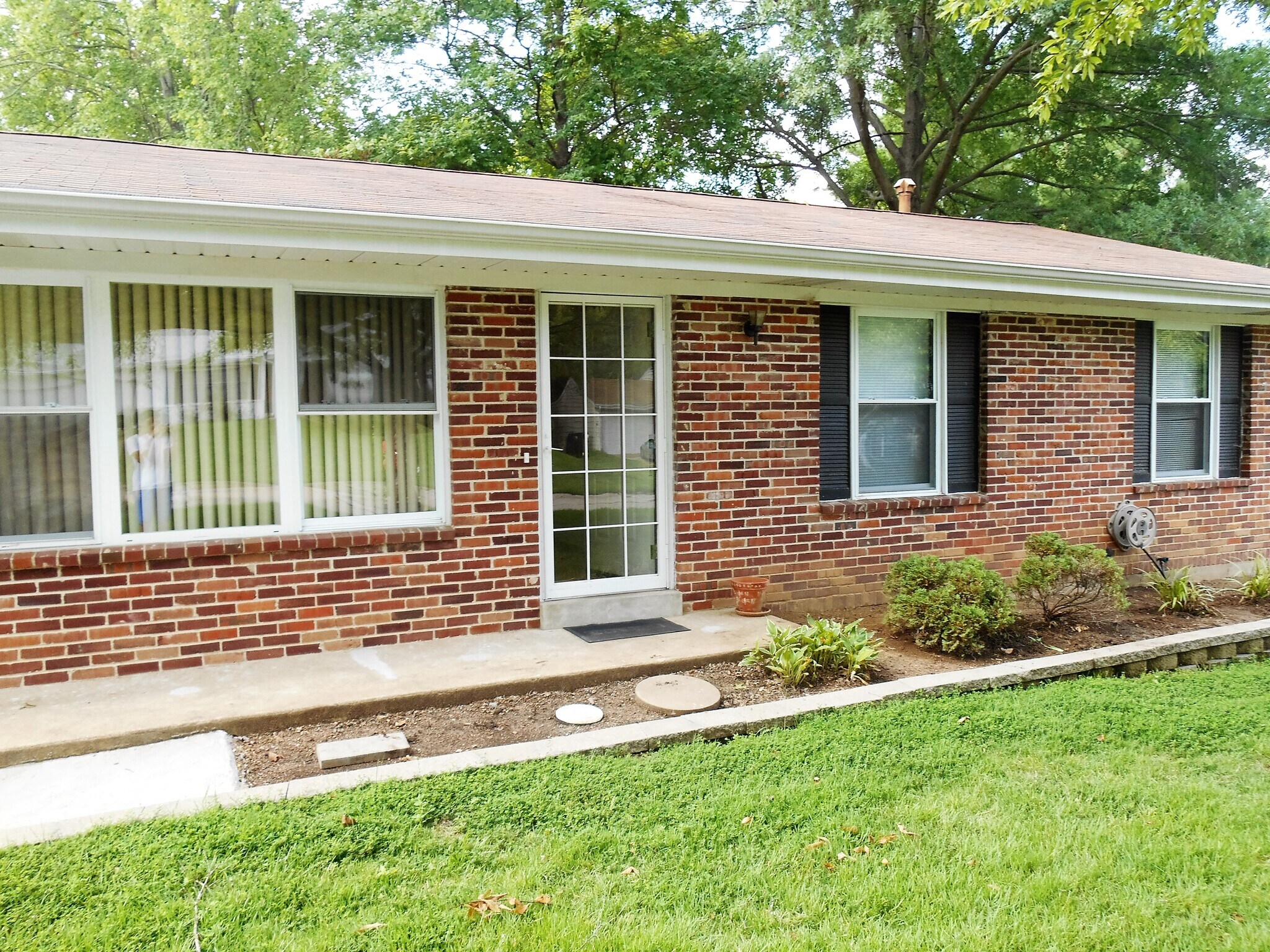 Building Photo - 524 Ranch Dr