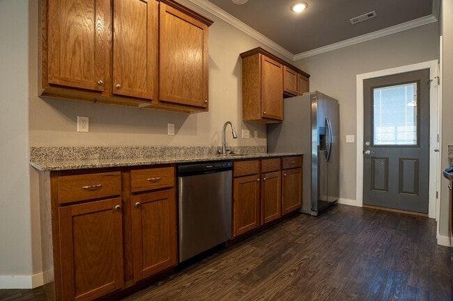 Building Photo - Spacious 3 bed 2 bath in Pea Ridge